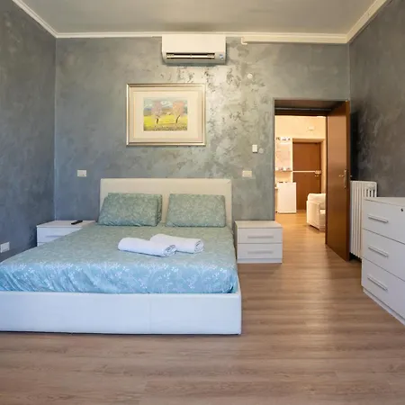 公寓 Betti House Vasca Idromassaggio Metro C Alessandrino - San Giovanni E Trenino Laziali-termini -betti House 罗马