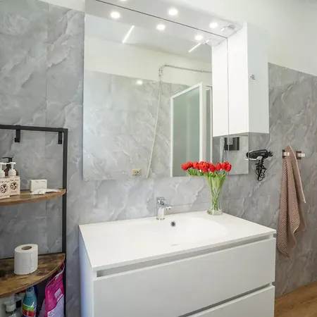 公寓 Betti House Vasca Idromassaggio Metro C Alessandrino - San Giovanni E Trenino Laziali-termini -betti House