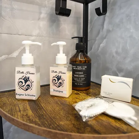 Betti House Vasca Idromassaggio Metro C Alessandrino - San Giovanni E Trenino Laziali-termini -betti House 公寓